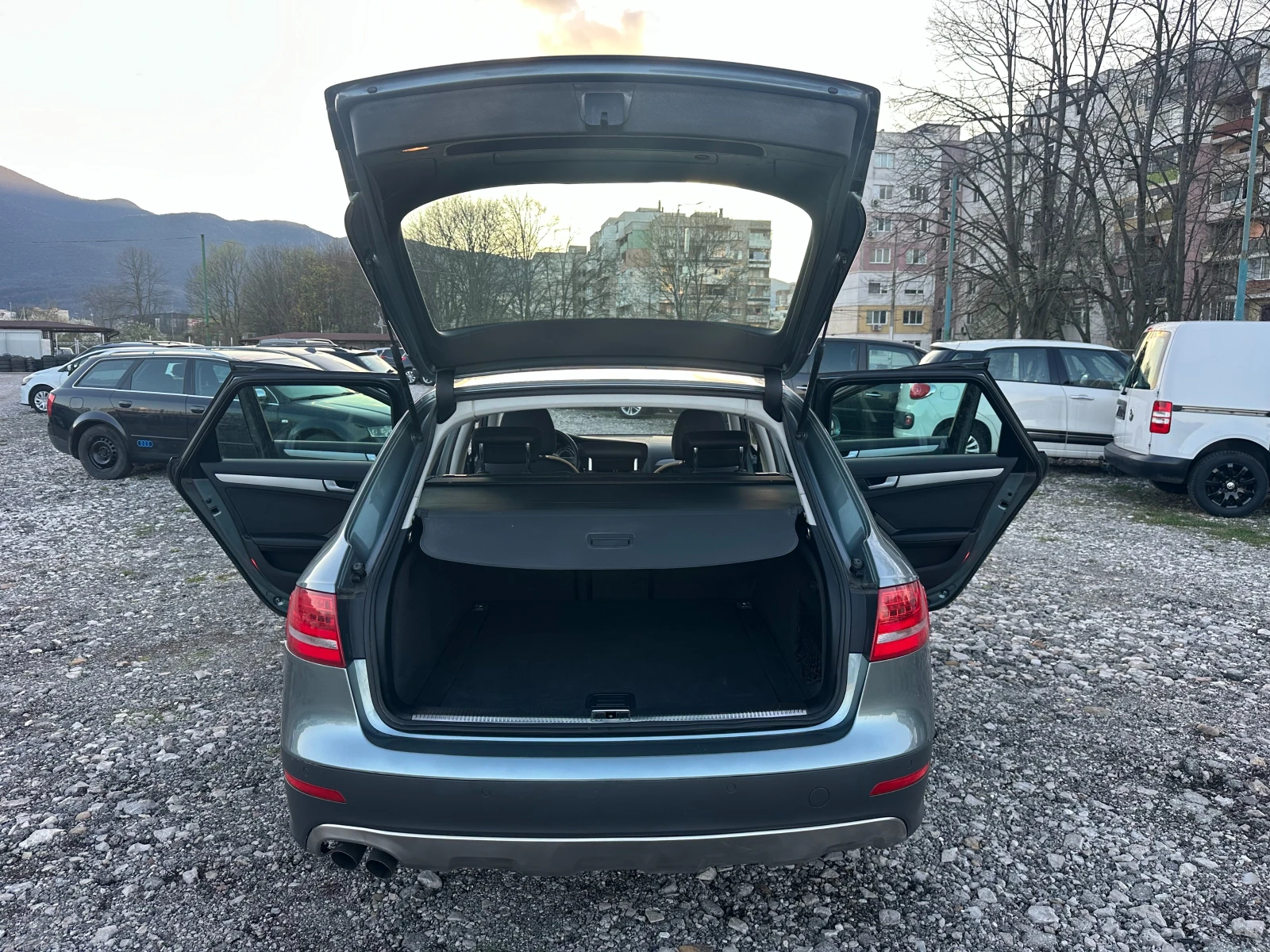 Audi A4 Allroad 2.0TDI 143kc, снимка 15 - Автомобили и джипове - 54100756