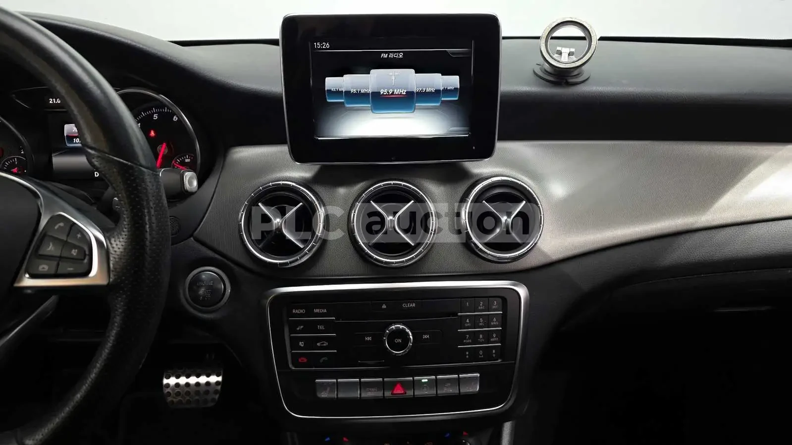 Mercedes-Benz CLA 220 * ПОДГРЕВ * КАМЕРА * AMG PACK, снимка 14 - Автомобили и джипове - 54329256