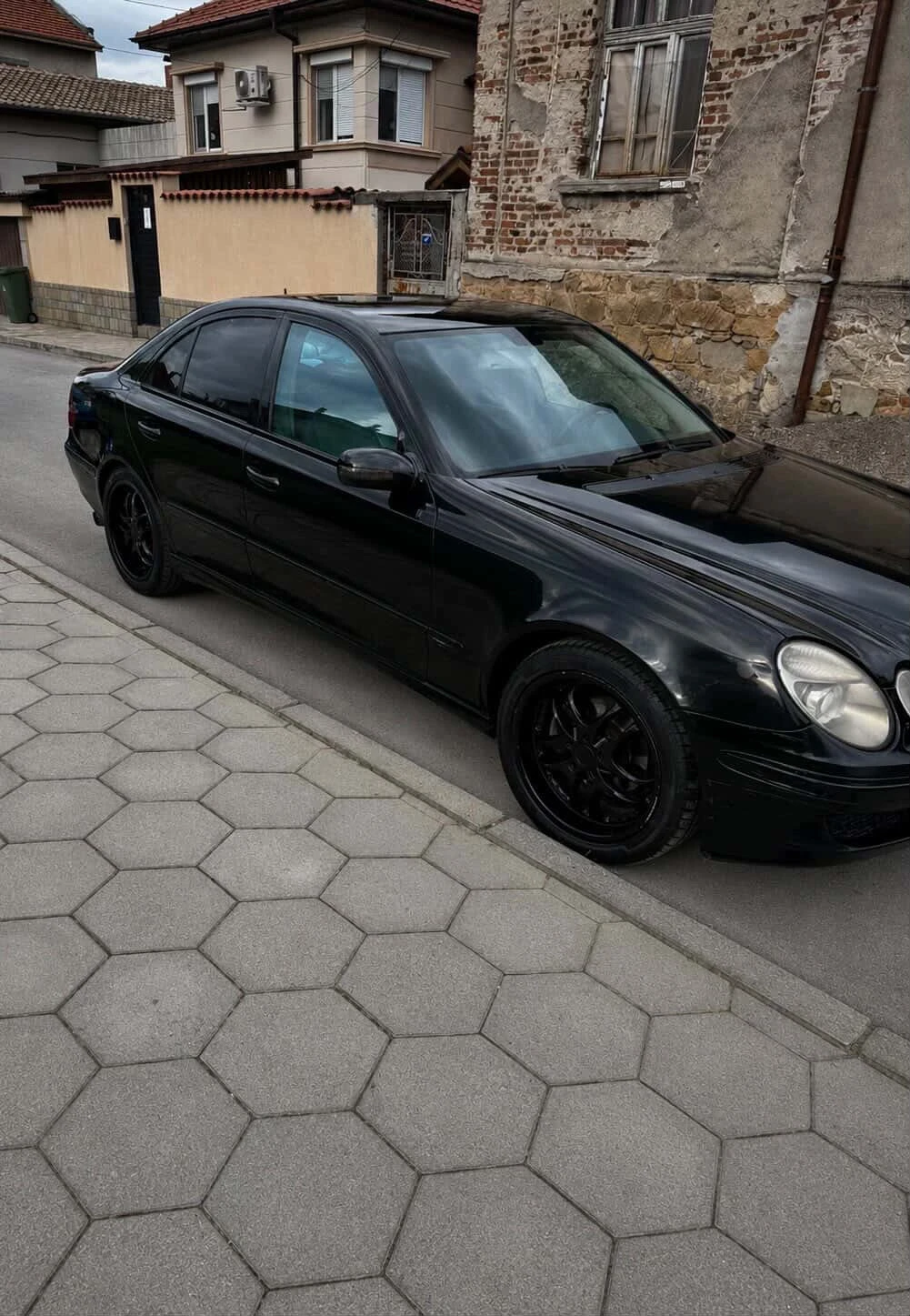 Mercedes-Benz E 320, снимка 3 - Автомобили и джипове - 54495351