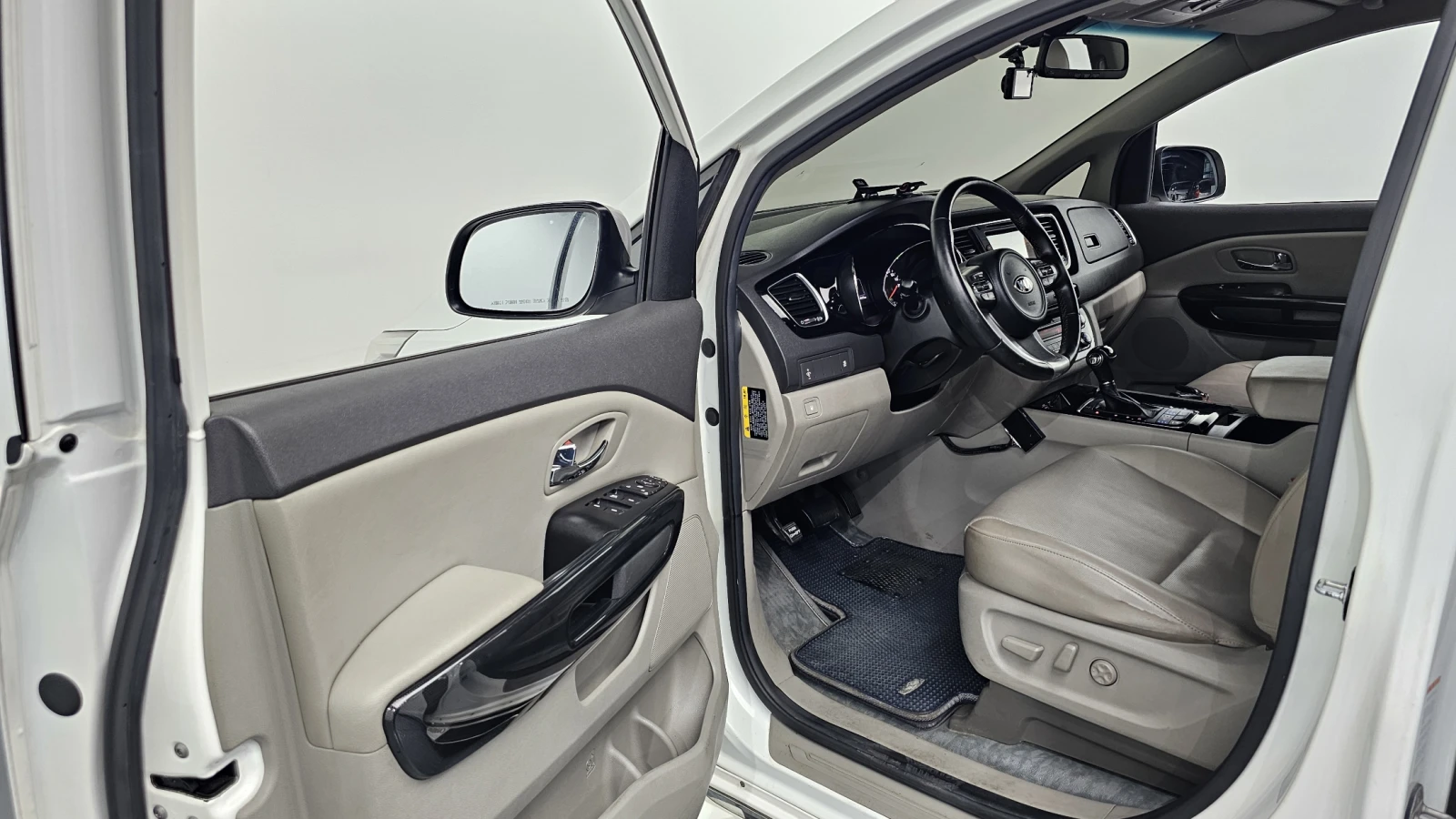 Kia Carnival 9 ������ * ������ ����* CARFAX | Mobile.bg � ����������� 9