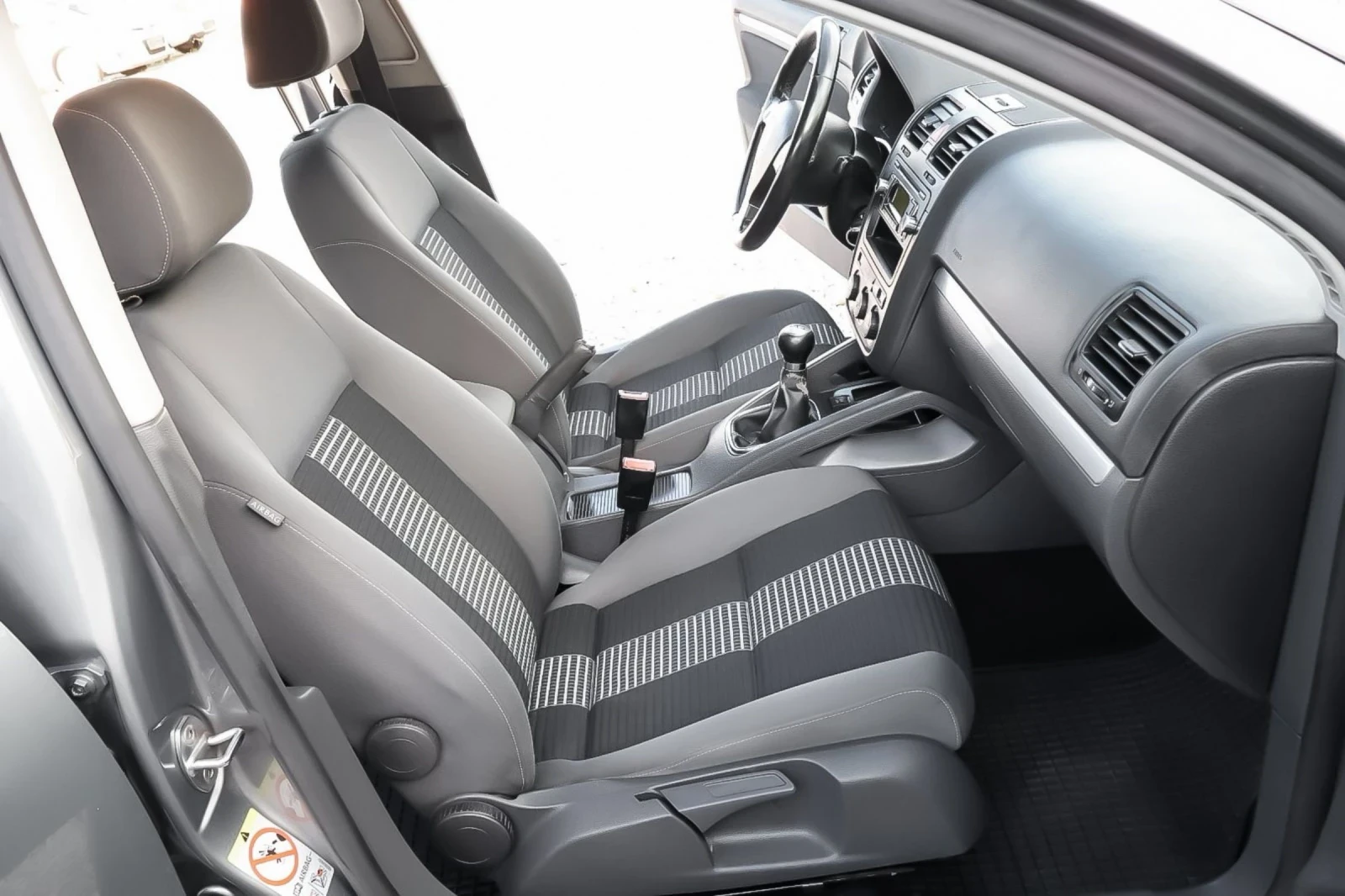 VW Golf  1.9tdi , снимка 10 - Автомобили и джипове - 54920649