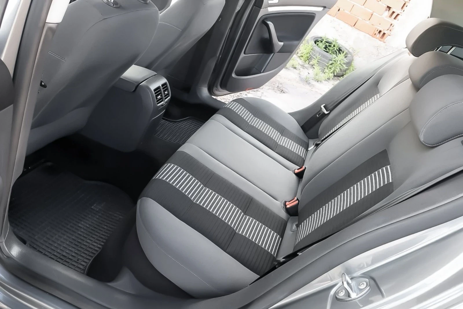 VW Golf  1.9tdi , снимка 11 - Автомобили и джипове - 54920649
