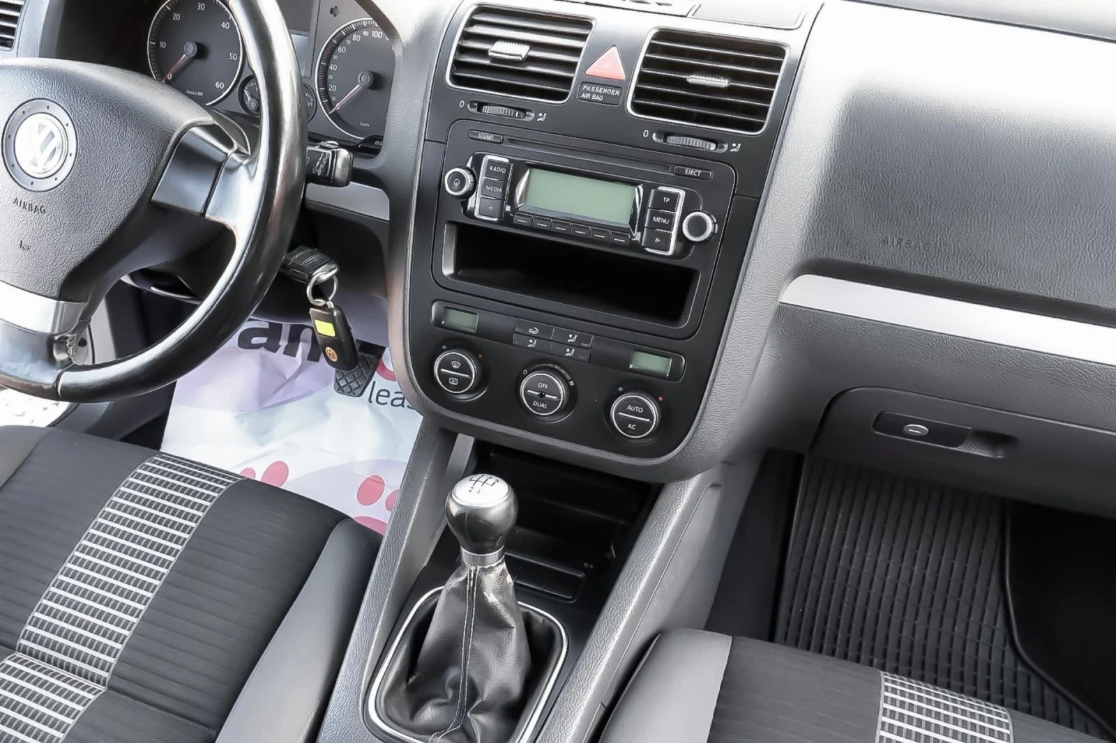 VW Golf  1.9tdi , снимка 15 - Автомобили и джипове - 54920649