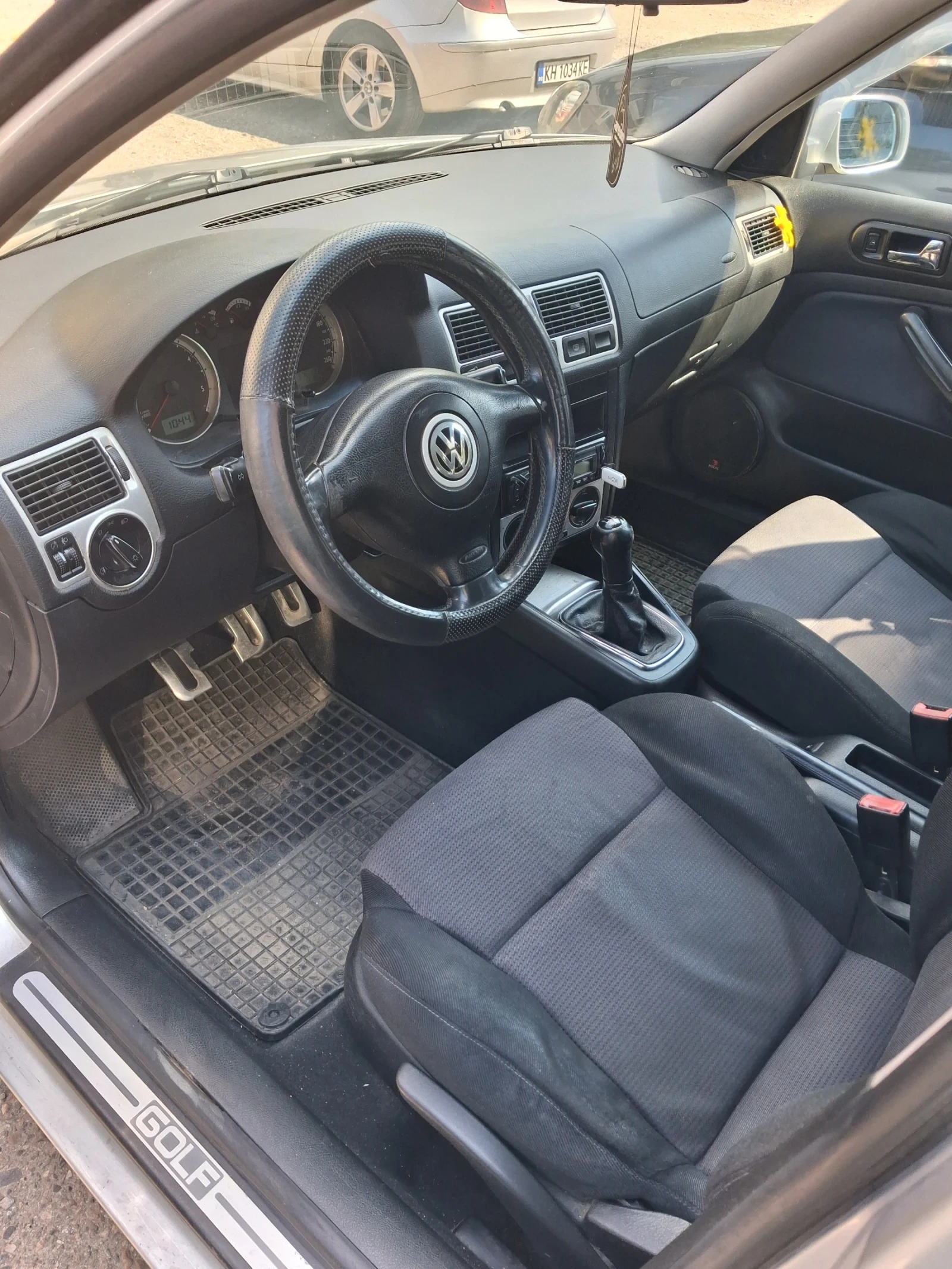 VW Golf 1.9 TDI, снимка 4 - Автомобили и джипове - 55067626