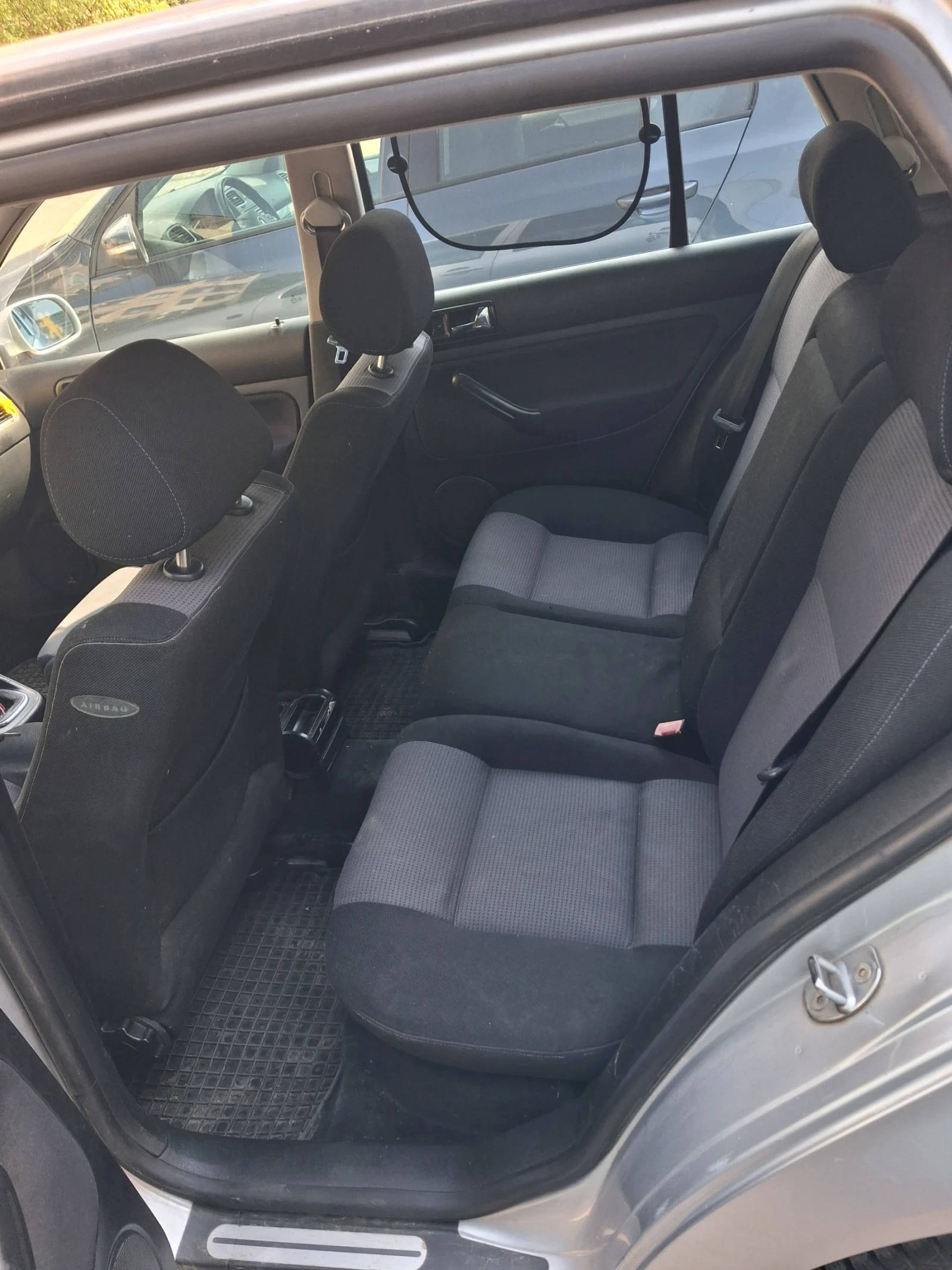 VW Golf 1.9 TDI, снимка 6 - Автомобили и джипове - 55067626