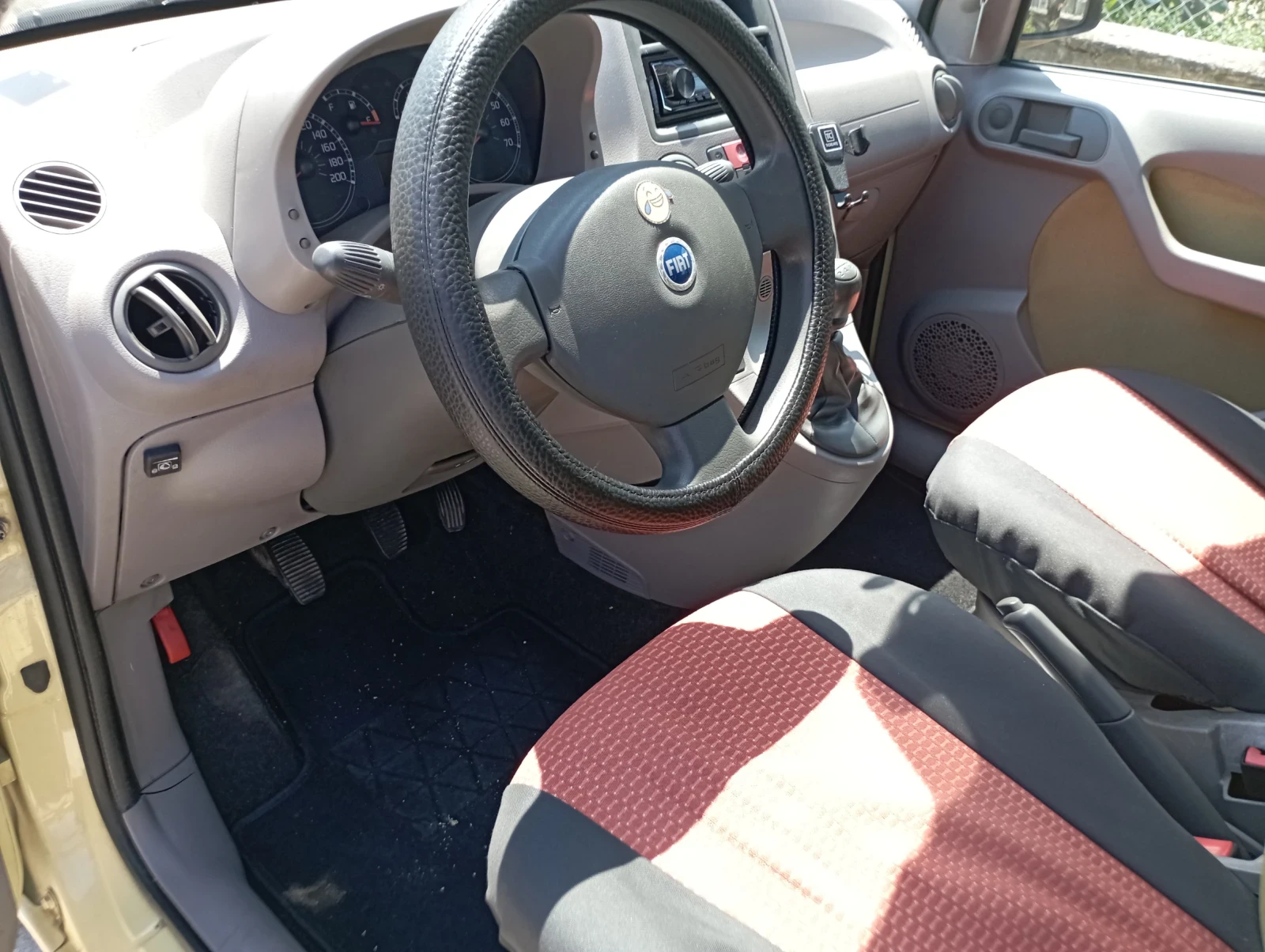 Fiat Panda Лек, снимка 11 - Автомобили и джипове - 55721504