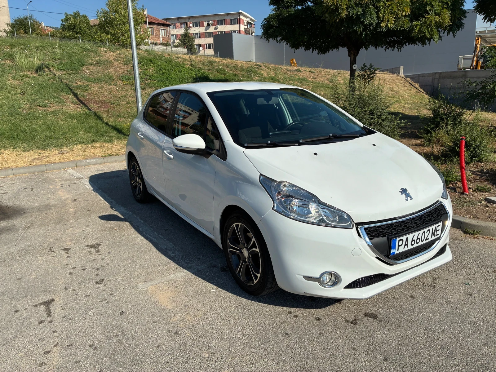 Peugeot 208 1, 4 бензин/газ, снимка 3 - Автомобили и джипове - 55747374