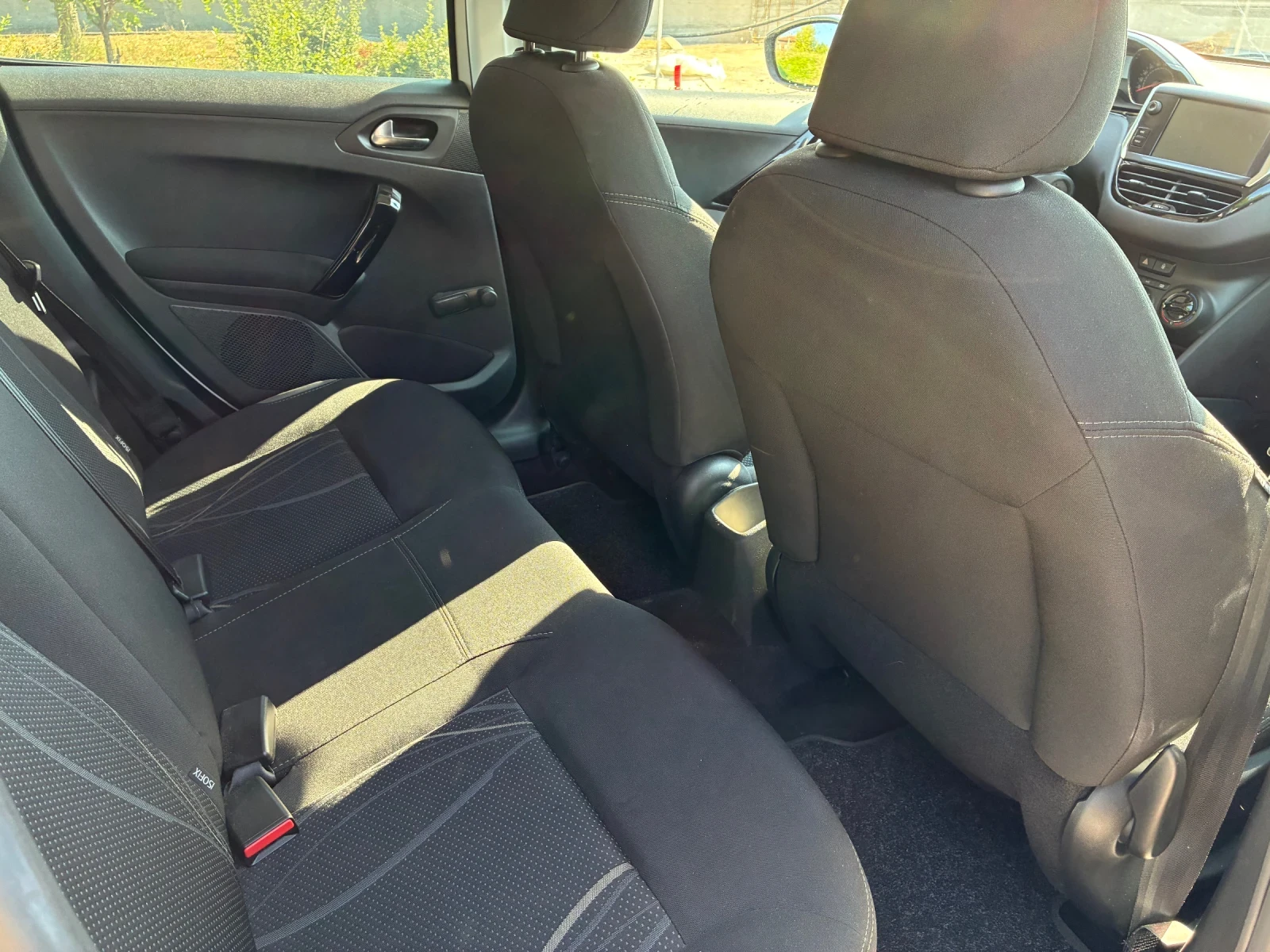 Peugeot 208 1, 4 бензин/газ, снимка 13 - Автомобили и джипове - 55747374
