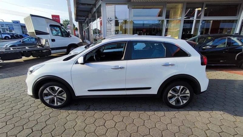 Kia Niro, снимка 4 - Автомобили и джипове - 47058224