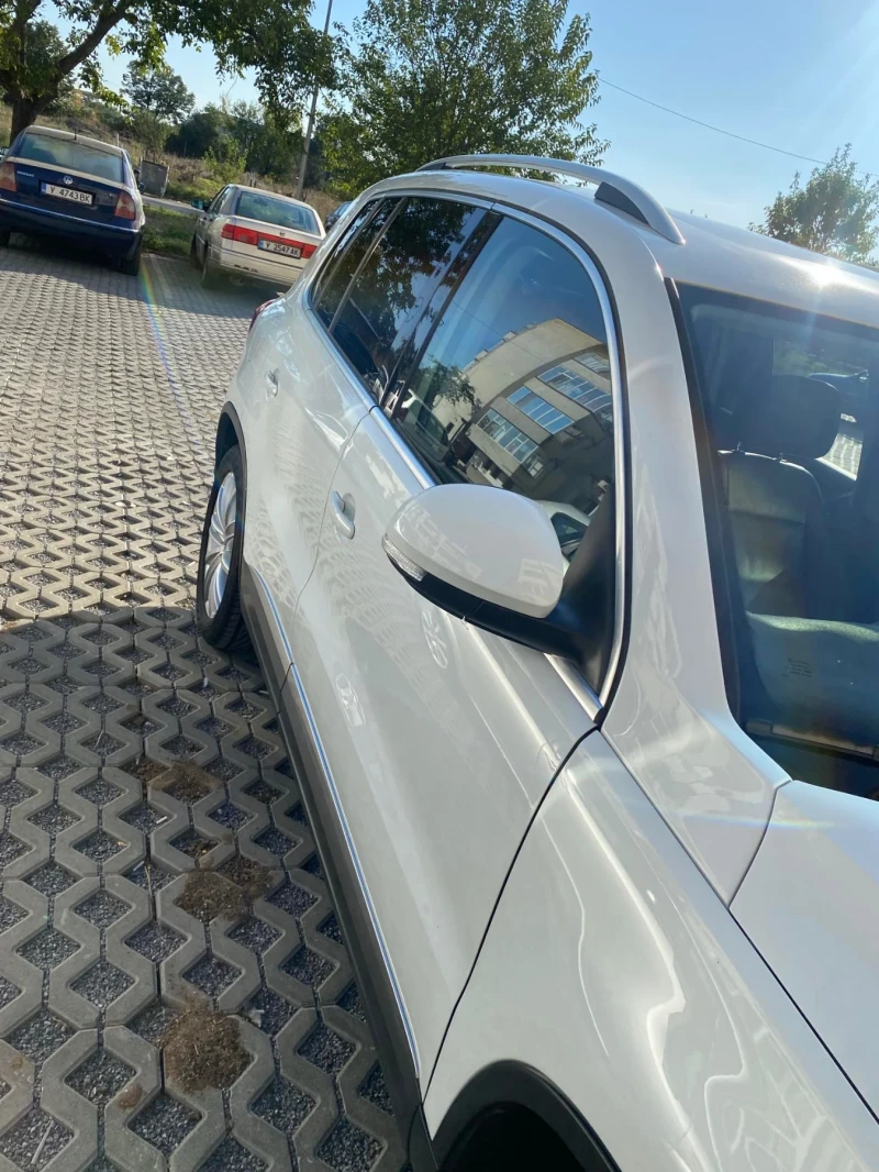 VW Tiguan 2.0 дизел, снимка 3 - Автомобили и джипове - 47775458