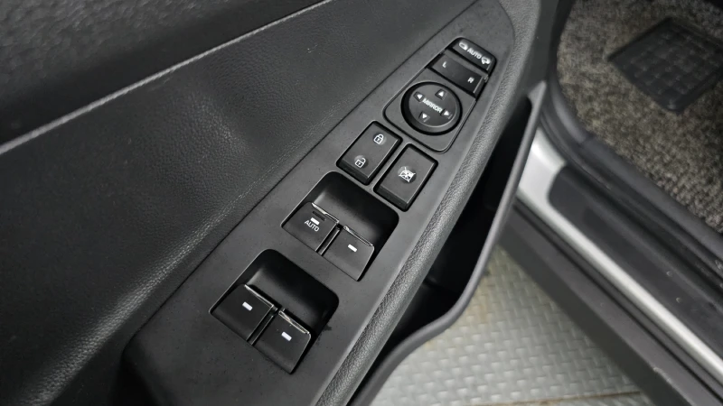 Hyundai Tucson 2.0 4WD MODERN autogeorge.com, снимка 12 - Автомобили и джипове - 51903580