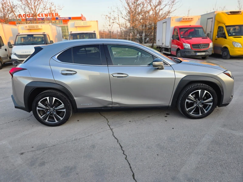 Lexus UX 250h, снимка 4 - Автомобили и джипове - 52519199