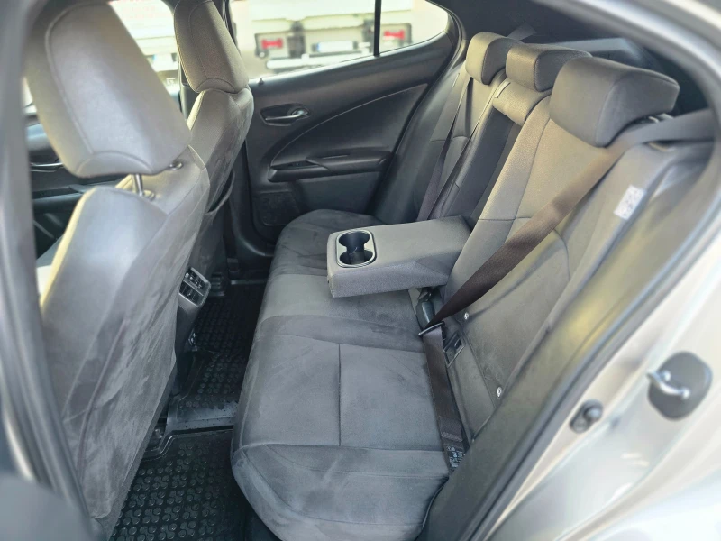 Lexus UX 250h, снимка 8 - Автомобили и джипове - 52519199
