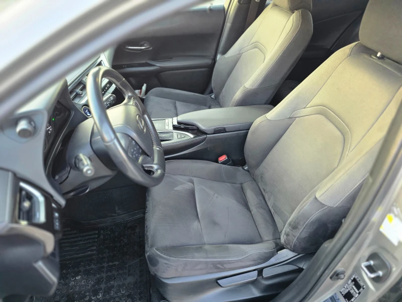 Lexus UX 250h, снимка 9 - Автомобили и джипове - 52519199