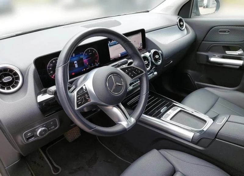 Mercedes-Benz GLA 200 d 4MATIC Aut, снимка 6 - Автомобили и джипове - 52400160