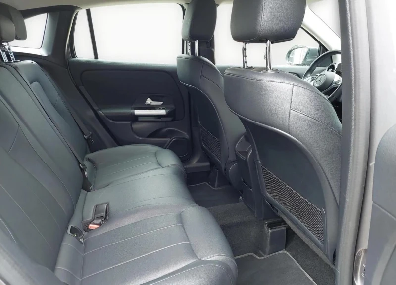 Mercedes-Benz GLA 200 d 4MATIC Aut, снимка 10 - Автомобили и джипове - 52400160