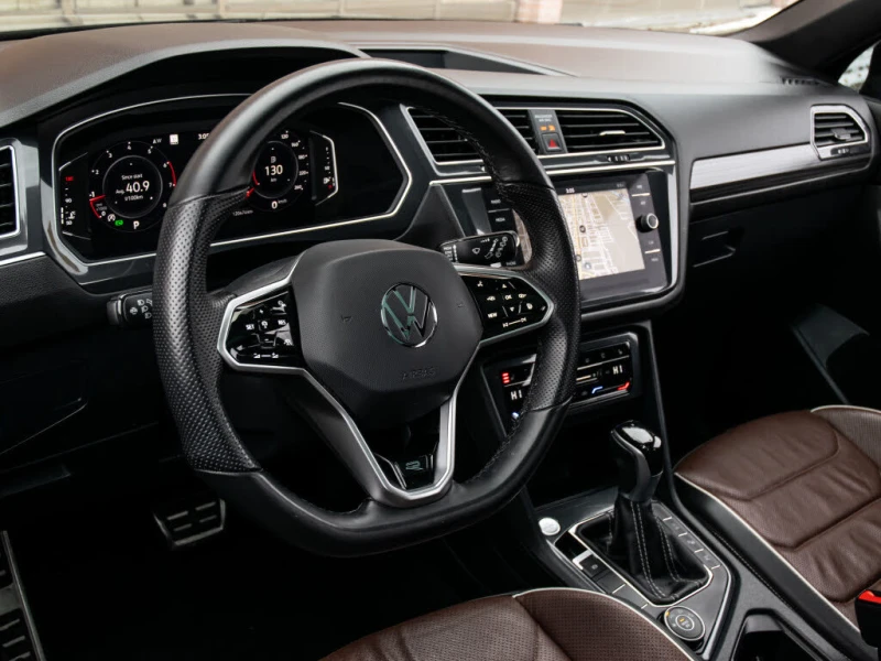 VW Tiguan Highline R-Line 4Motion, снимка 6 - Автомобили и джипове - 53164723