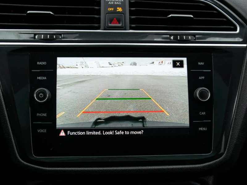 VW Tiguan Highline R-Line 4Motion, снимка 8 - Автомобили и джипове - 53164723