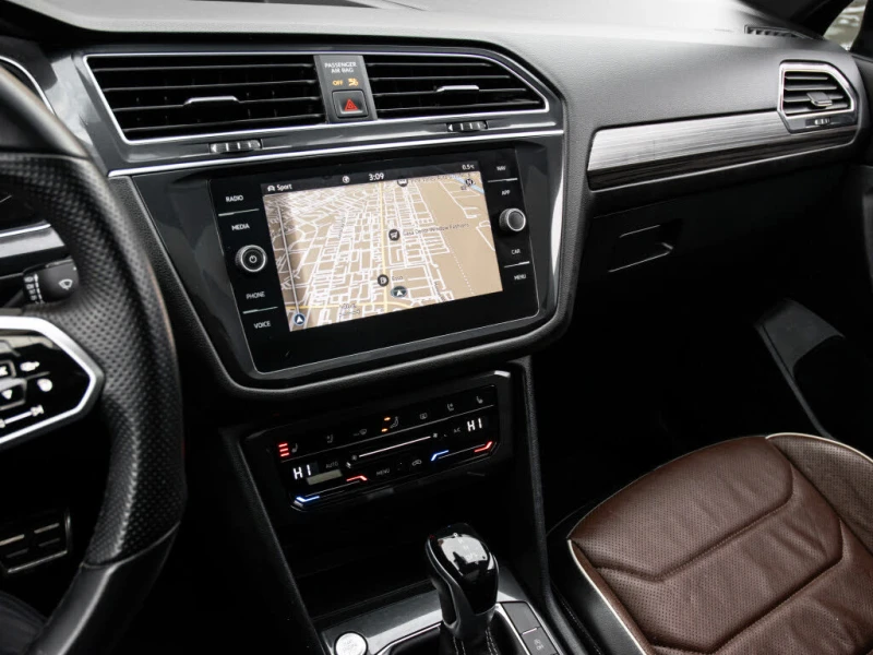 VW Tiguan Highline R-Line 4Motion, снимка 7 - Автомобили и джипове - 53164723