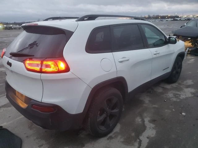 Jeep Cherokee 3.2L 6 4x4 w/Front Whl Drv, снимка 12 - Автомобили и джипове - 48788992