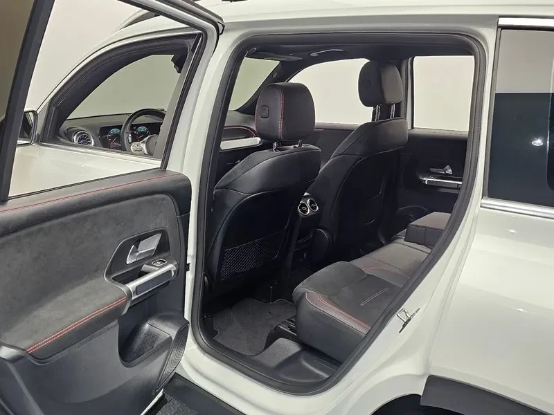 Mercedes-Benz GLB 250 4MATIC, снимка 11 - Автомобили и джипове - 55010360