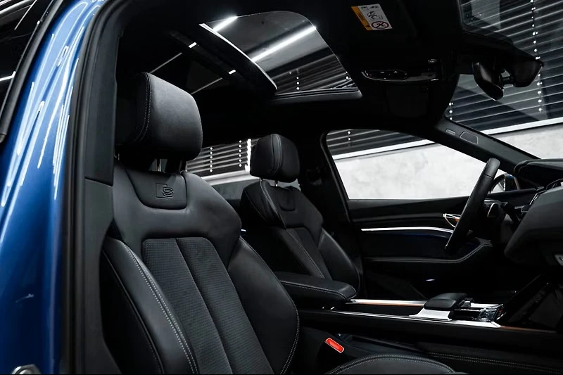 Audi Q8 55 e-tron Quattro DISTRONIC HUD  , снимка 5 - Автомобили и джипове - 55934521