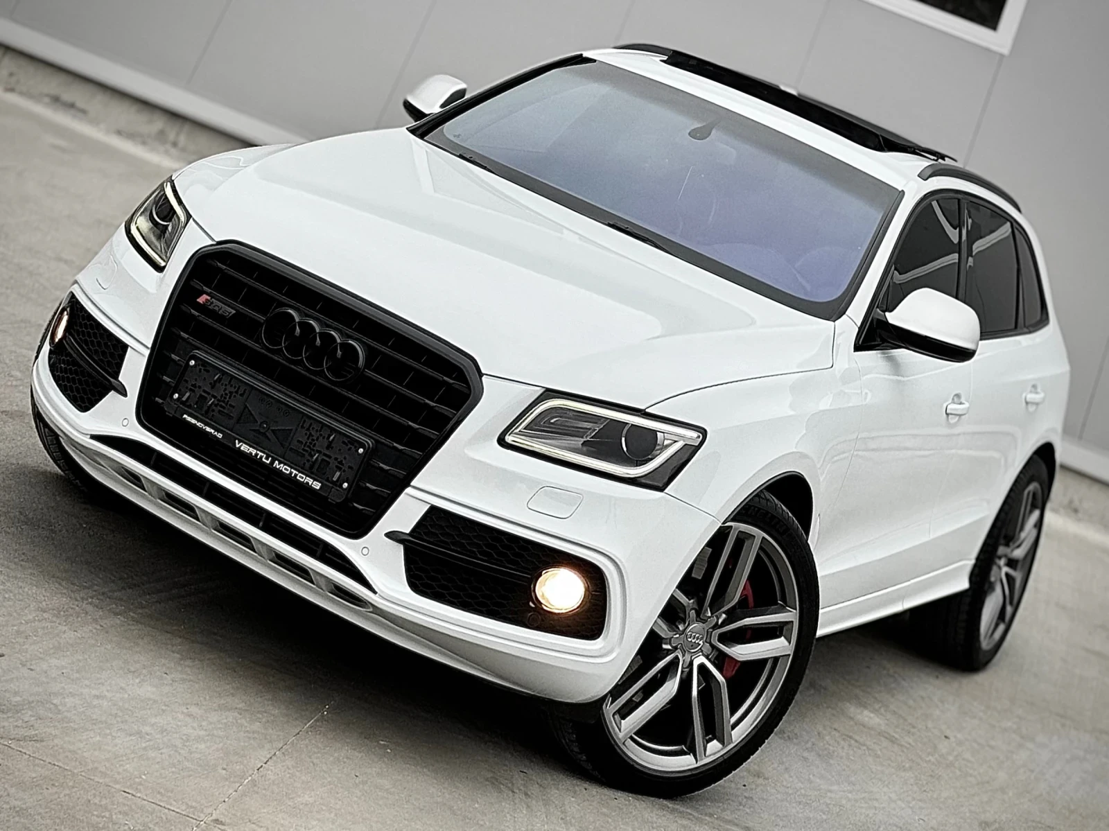 Audi SQ5 3.0biTDI / COMPETITION 326ps / FACE / PANO / F1 - [1] 