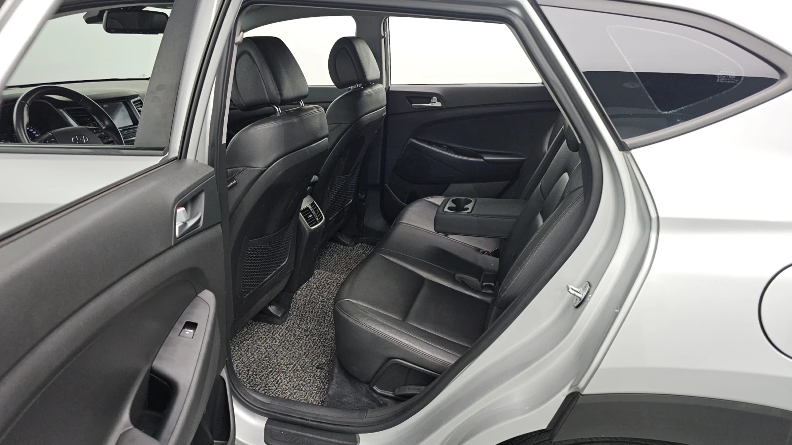 Hyundai Tucson 2.0 4WD MODERN - изображение 10