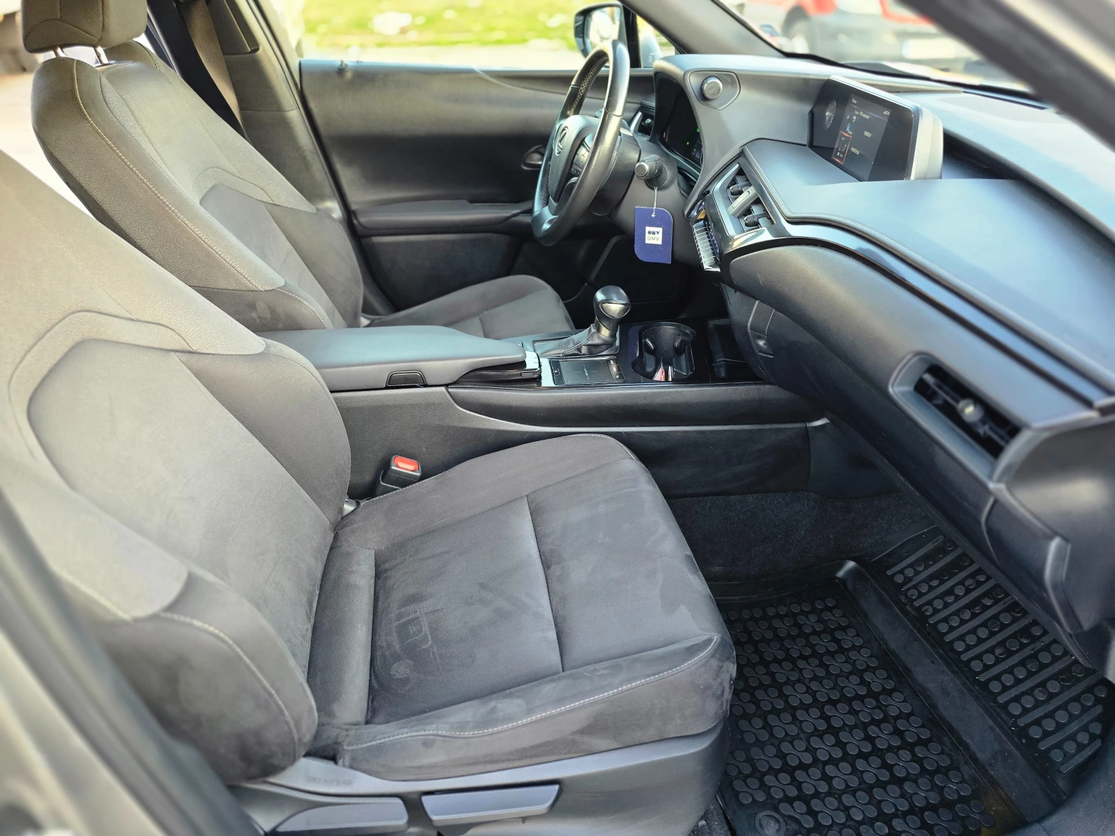 Lexus UX 250h  - изображение 7