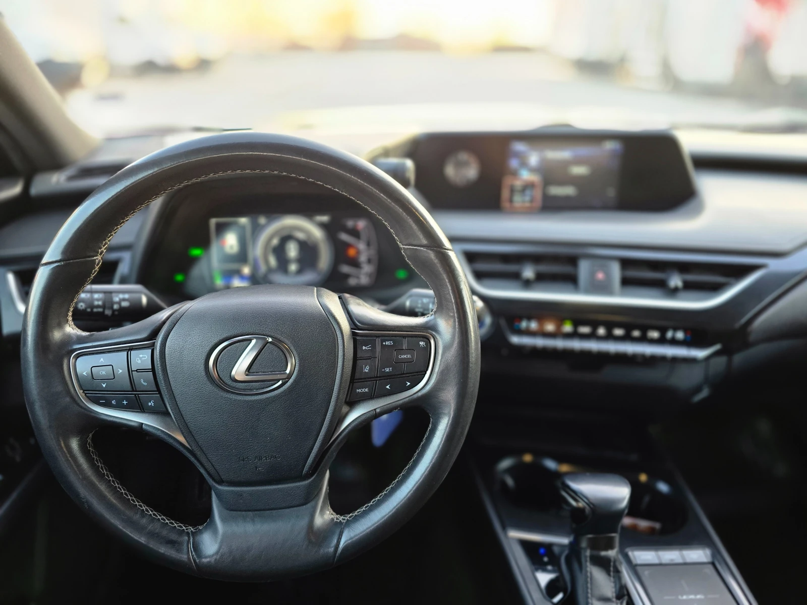 Lexus UX 250h  - изображение 6