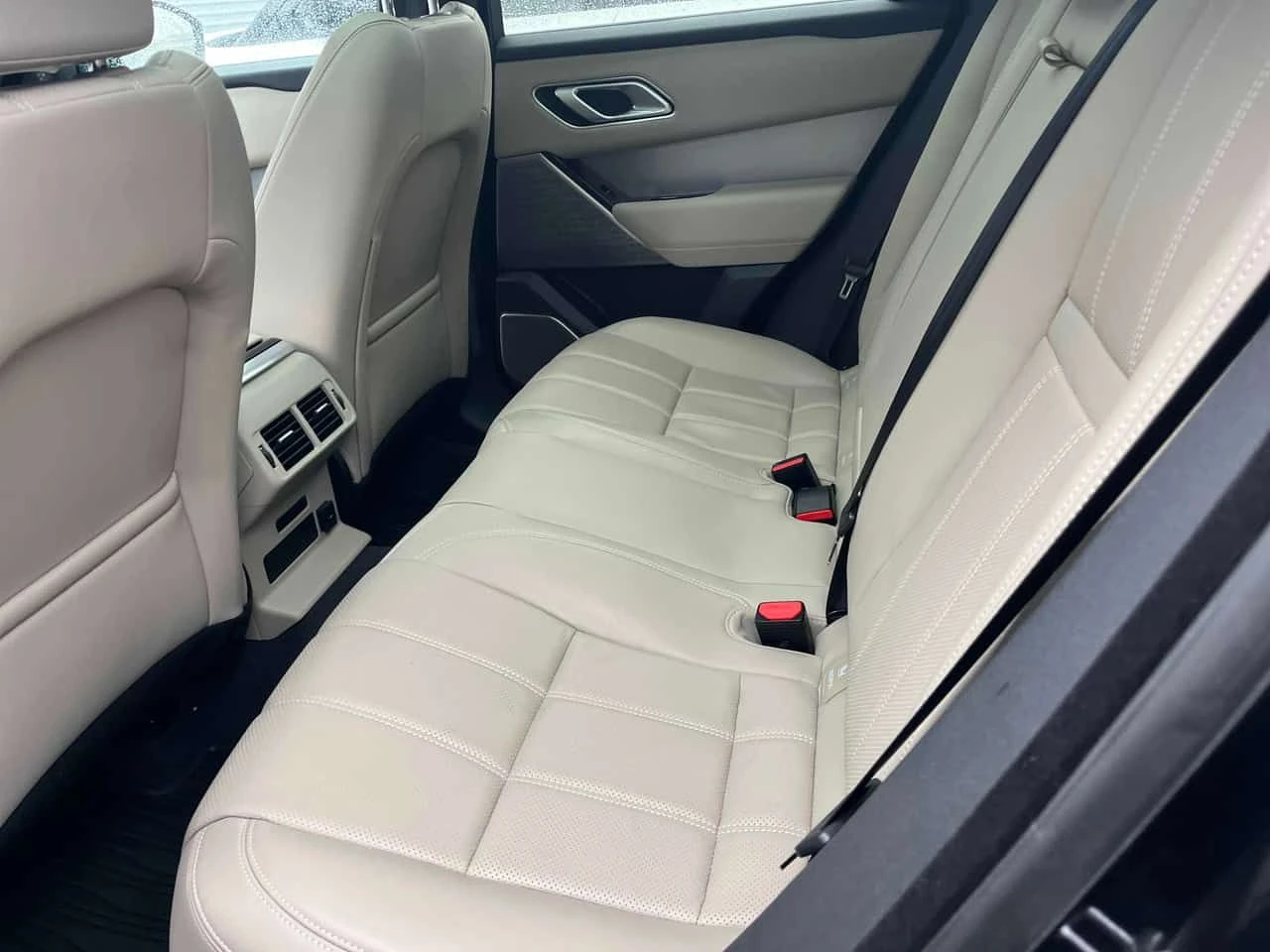 Land Rover Range Rover Velar * HST * PANO* KEYLESS* ПОДГРЕВ* , снимка 10 - Автомобили и джипове - 53921586