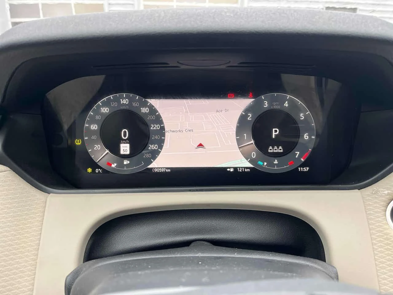 Land Rover Range Rover Velar * HST * PANO* KEYLESS* ПОДГРЕВ* , снимка 8 - Автомобили и джипове - 53921586