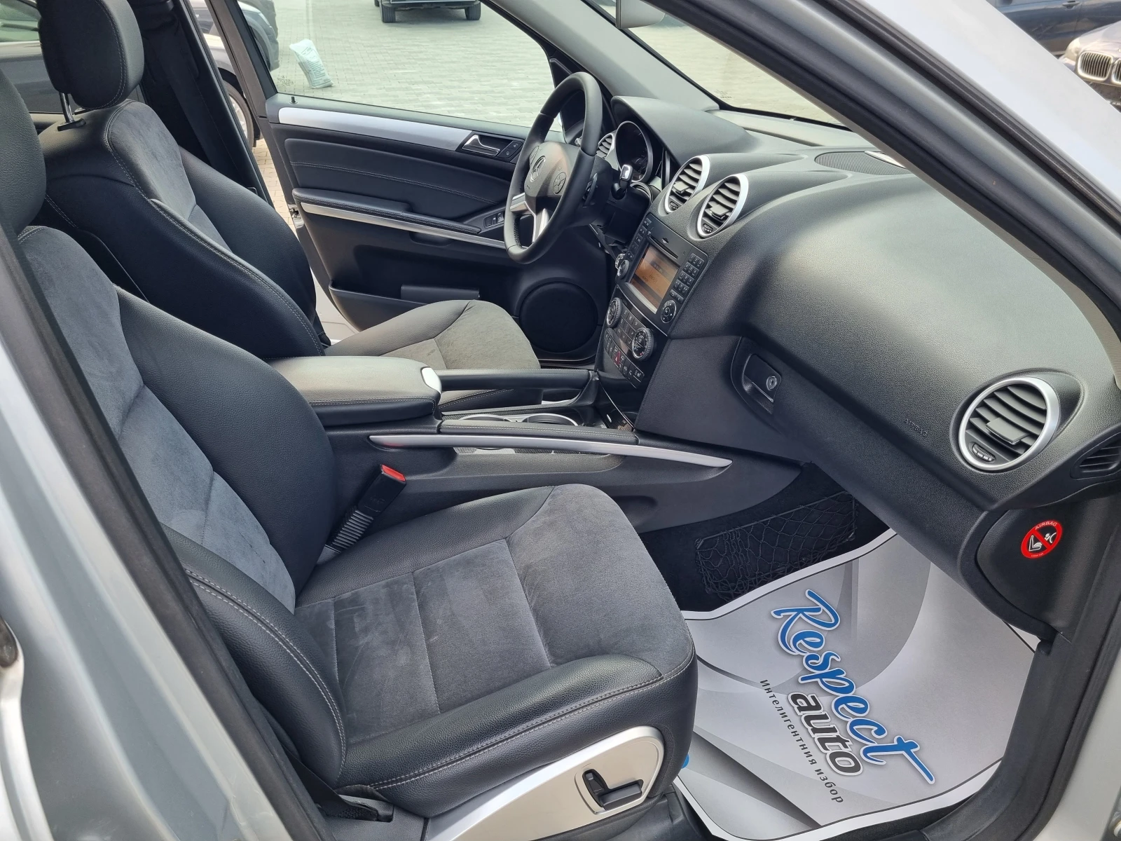 Mercedes-Benz ML 350 CDi-FACELIFT= 231ps= 4 MATIC= КАТО НОВ, снимка 9 - Автомобили и джипове - 53976233