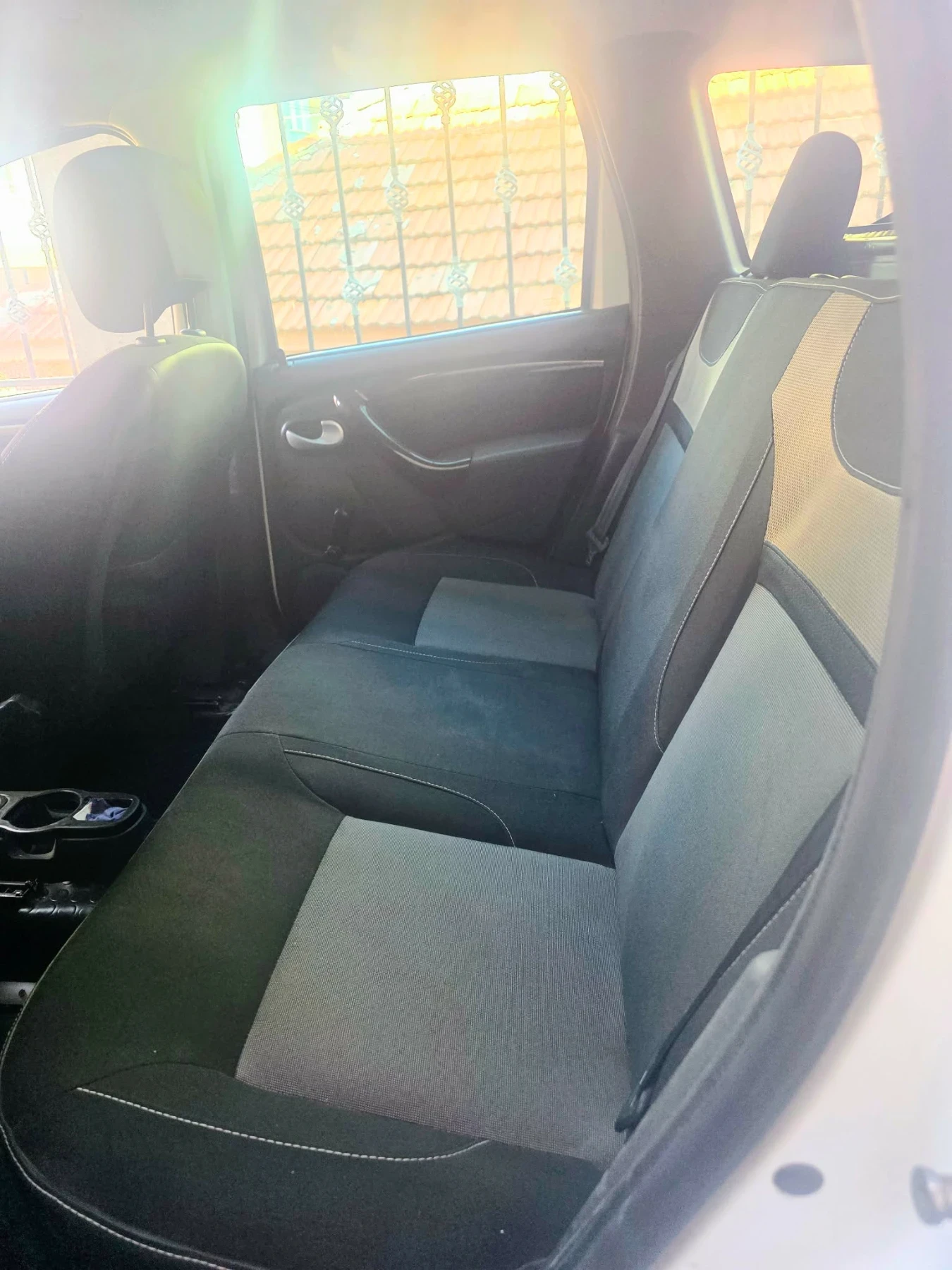 Dacia Duster 1.6 газ, снимка 4 - Автомобили и джипове - 55079923