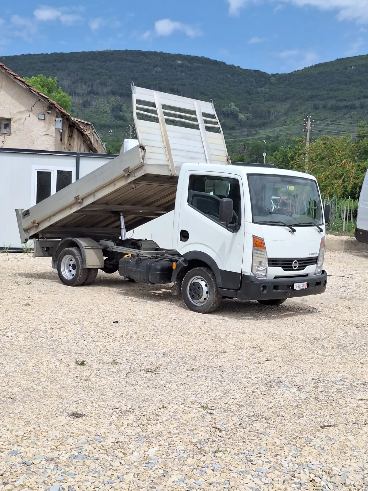Nissan Capstar 35/130 Нов внос Швейцария докаран на ход. - изображение 9