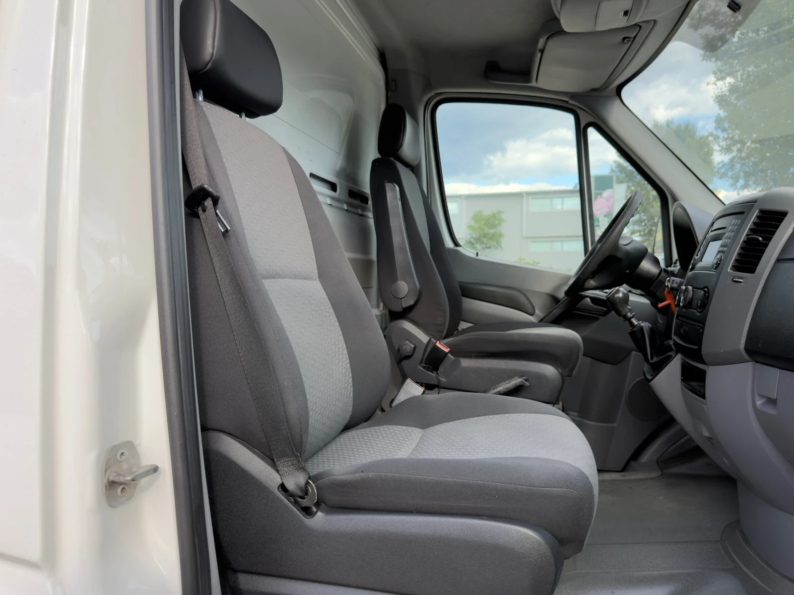 VW Crafter Климатик/Падащ борд, снимка 14 - Бусове и автобуси - 56106452
