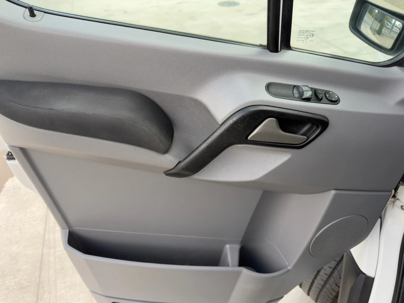 VW Crafter Климатик/Падащ борд, снимка 8 - Бусове и автобуси - 56106452