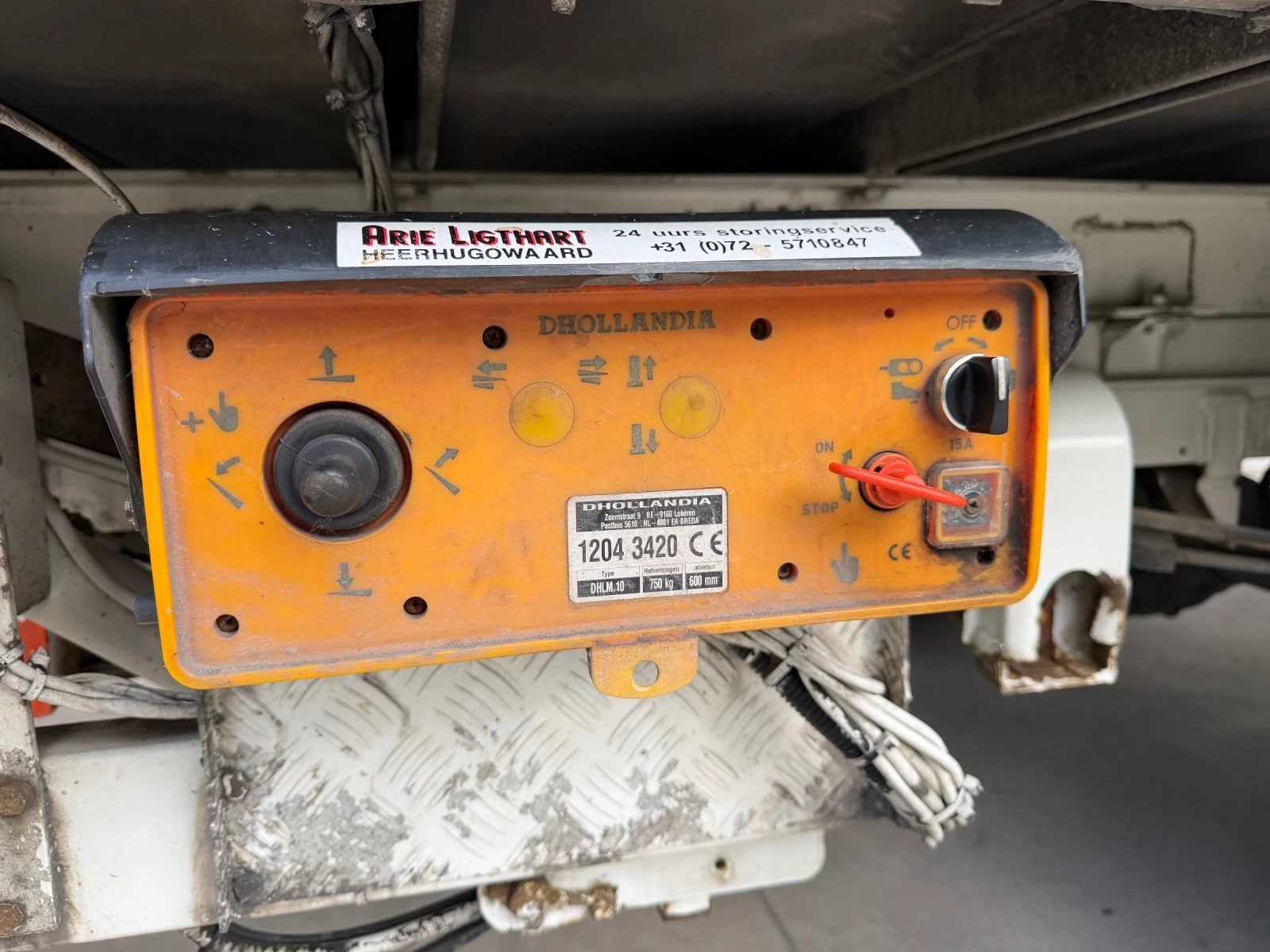 VW Crafter Климатик/Падащ борд, снимка 16 - Бусове и автобуси - 56106452