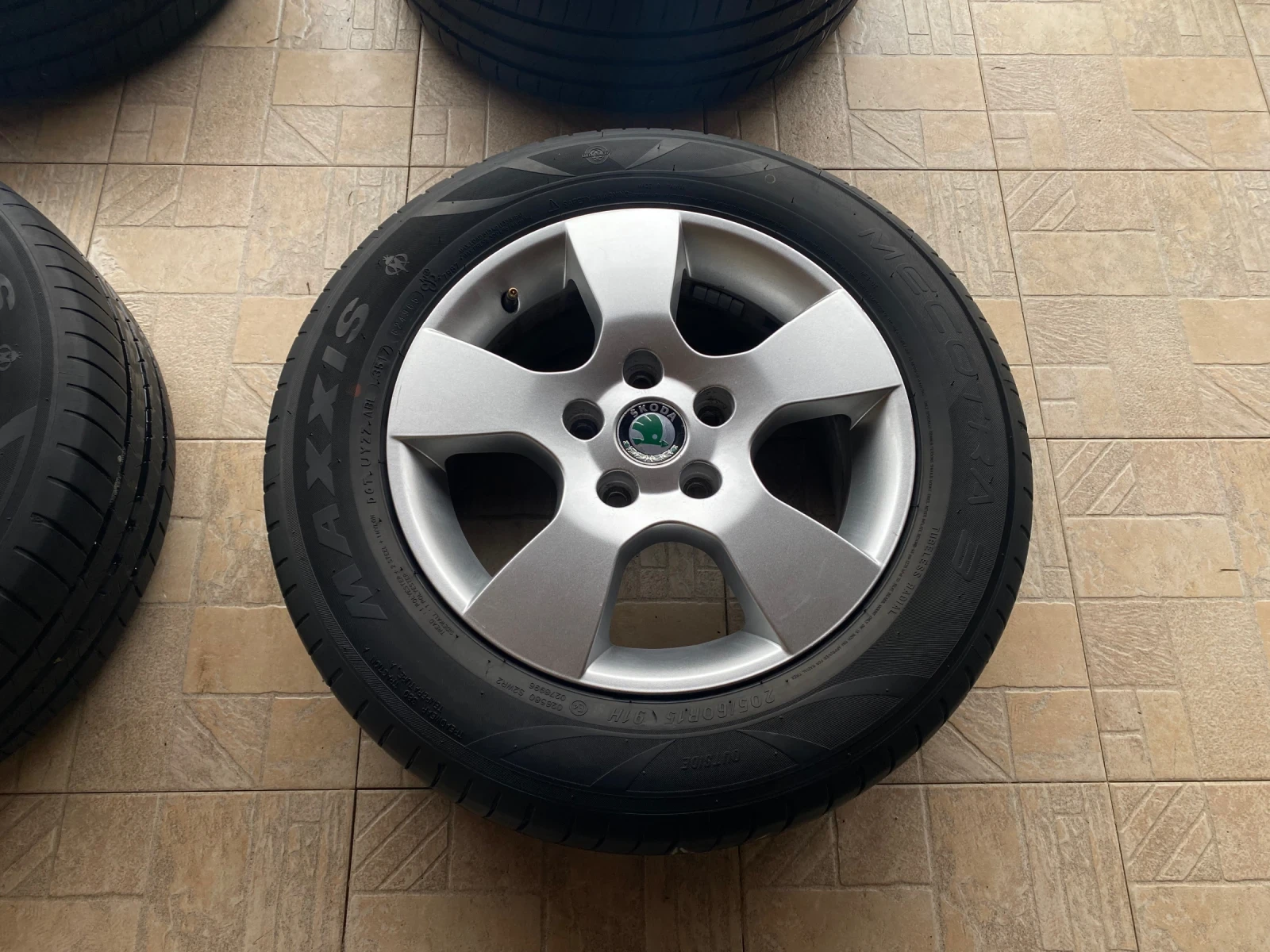    205/60R15  Skoda Octavia | Mobile.bg   3