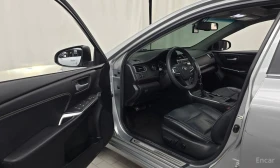 Toyota Camry 2.5 XLE БЕЗ ИНЦИДЕНТИ, снимка 8