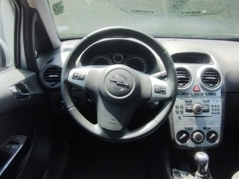 Opel Corsa, снимка 6 - Автомобили и джипове - 46332400