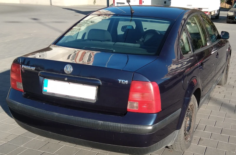 VW Passat, снимка 4 - Автомобили и джипове - 48082268