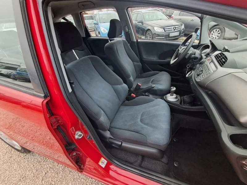 Honda Jazz 1.4 АВТОМАТ, снимка 9 - Автомобили и джипове - 48236391