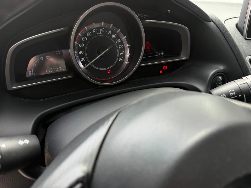 Mazda 3 1.5 BENZIN AUSTRIA, снимка 10 - Автомобили и джипове - 51274458