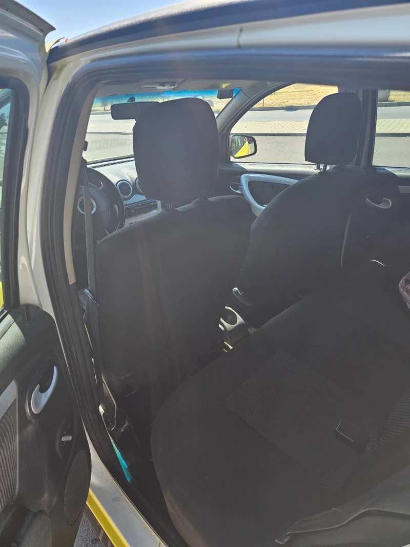 Dacia Sandero, снимка 8 - Автомобили и джипове - 52533211