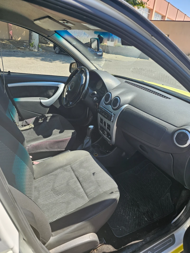 Dacia Sandero, снимка 6 - Автомобили и джипове - 52533211