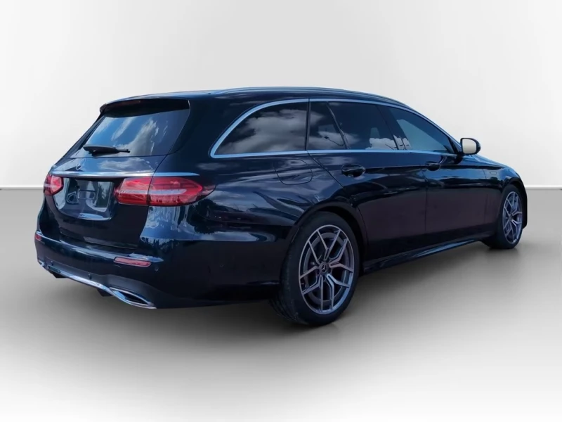 Mercedes-Benz E 220 T-Modell 9G-Tronic AMG Line LED, снимка 2 - Автомобили и джипове - 51958310