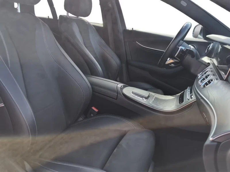 Mercedes-Benz E 220 T-Modell 9G-Tronic AMG Line LED, снимка 5 - Автомобили и джипове - 51958310