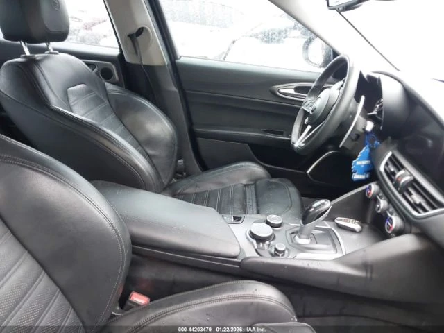 Alfa Romeo Giulia Ti Sport* MEMORY* ПОДГРЕВ* KEYLESS* , снимка 10 - Автомобили и джипове - 54002381