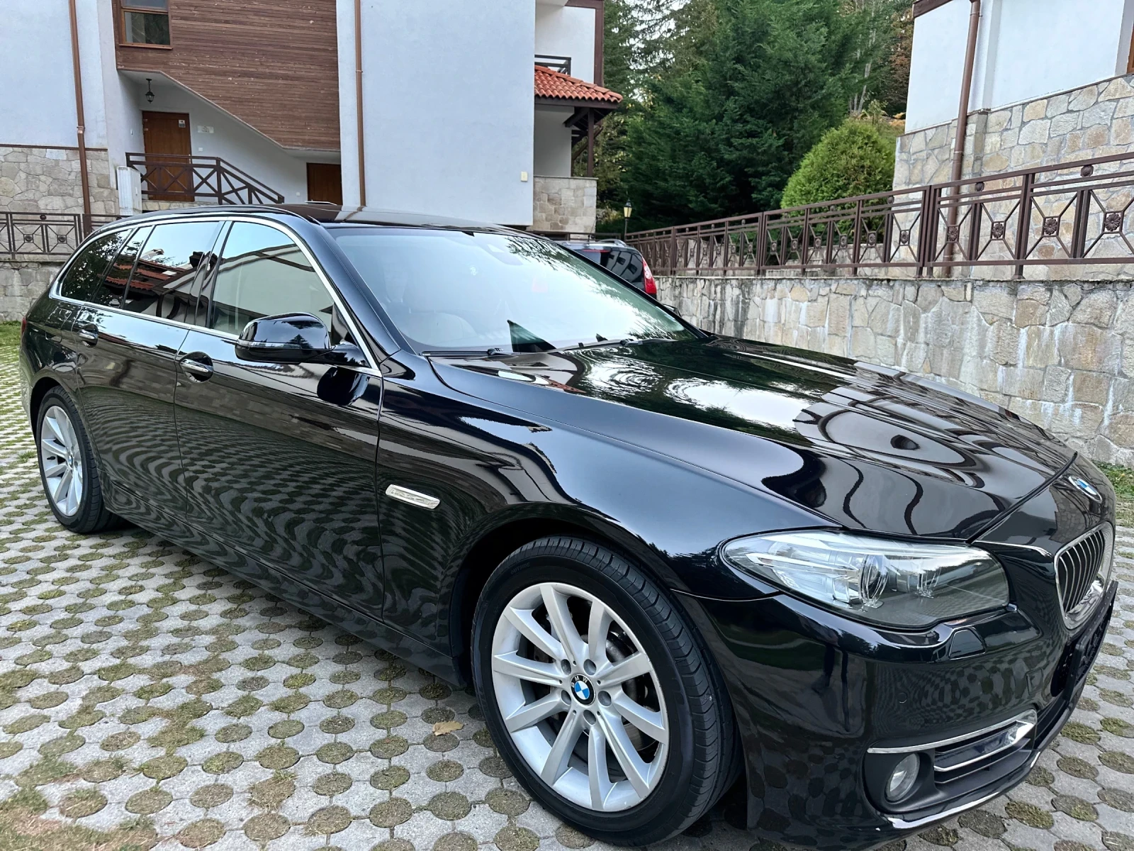 BMW 530 X-Drive * Facelift * Head UP * Distronic * Панорам - изображение 4